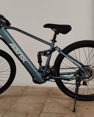 Bicicletta mountain bike pedalata assistita 