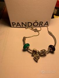 Bracciale rigido della collezione Pandora Icons