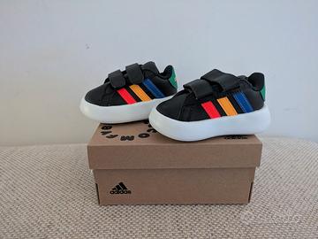 Scarpette Adidas ( nuove inutilizzate )