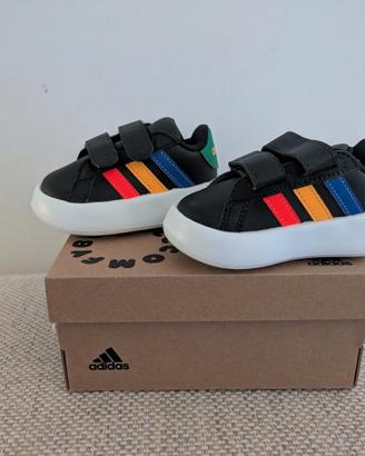 Scarpette Adidas ( nuove inutilizzate )