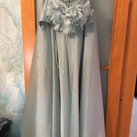 Abito da cerimonia nuovo.