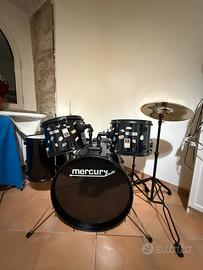 Batteria completa 5 pezzi+piatti+sgabello-pronta
