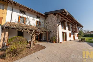 Casale con due unità abitative alle porte di Udin