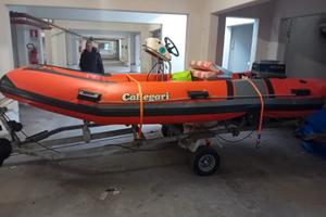 Gommone con carrello e motore