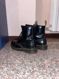DR MARTENS