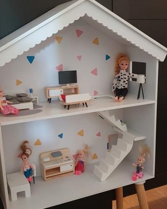 Casa delle bambole trasformabile in scaffale
