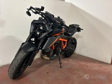 KTM 1390 Super Duke R - Pari al nuovo
