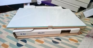 Cornice a giorno in vetro 18x24 nuova, da chiusura