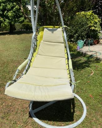 Sedia sospesa a dondolo da giardino – usata