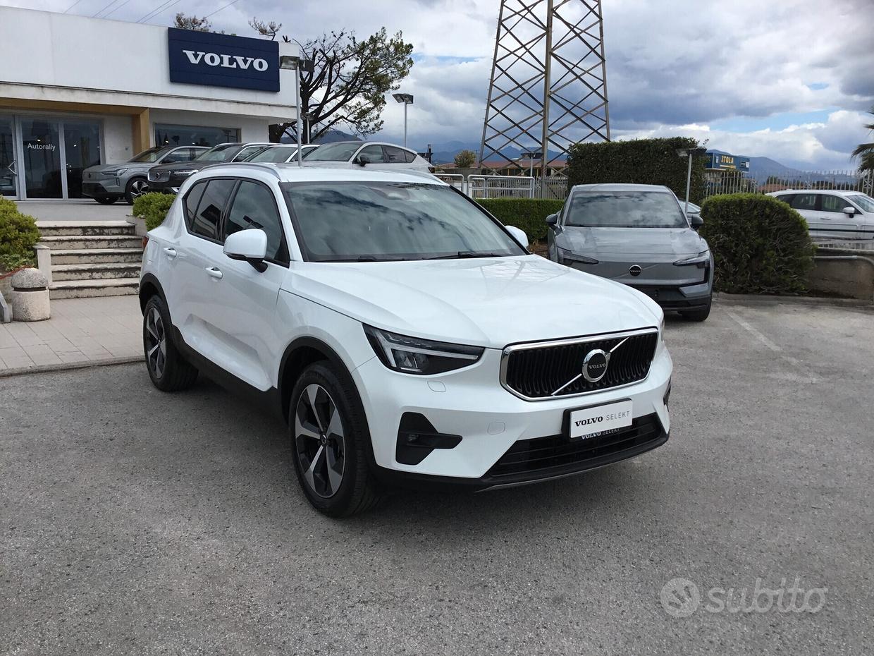 VOLVO XC40 (2017-->)