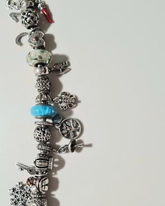 Bracciale Pandora originale completo di charm