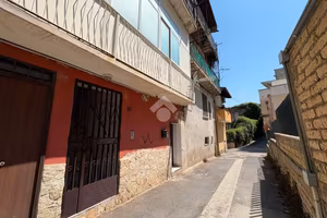 2 LOCALI A MARANO DI NAPOLI