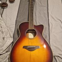 chitarra Yamaha transacoustic