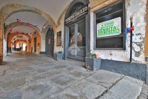 NEGOZIO A LIVORNO FERRARIS