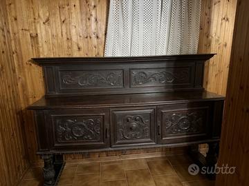 Buffet neorinascimentale veneziano