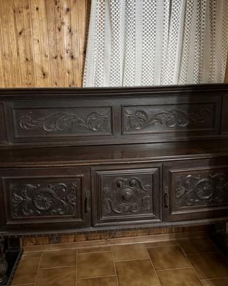 Buffet neorinascimentale veneziano