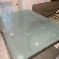 Tavolo vetro e sedie