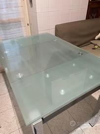 Tavolo vetro e sedie