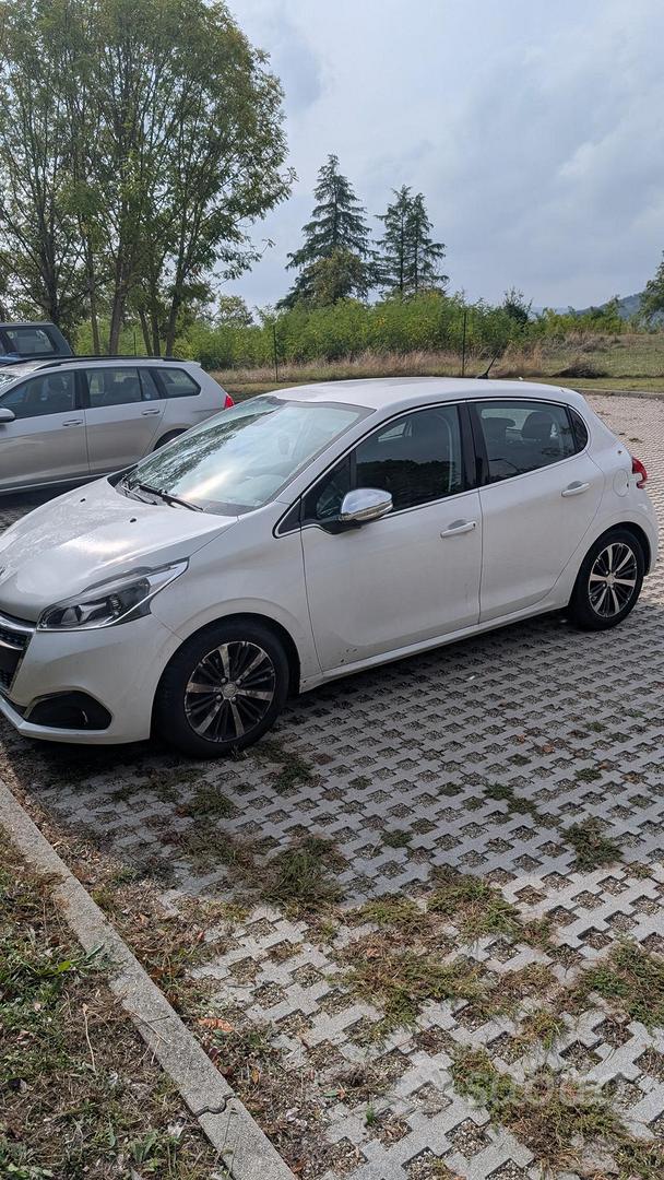Peugeot 208 1° serie