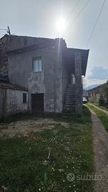 Casa composta da 4 vani: 2 Letto, Cucina e Cantina