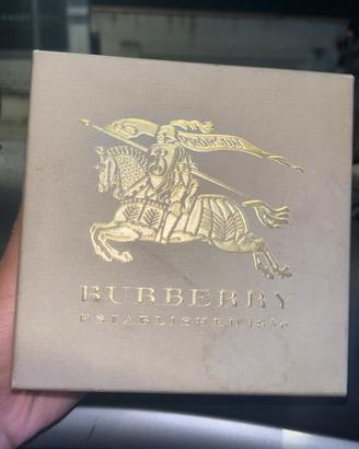 Cravatta Burberry stile vintage
