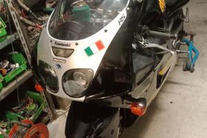 kawasaki 750 rr