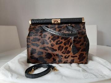 Borsa in pelle nera e cavallino