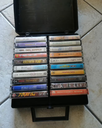 Vecchie cassette originali musica