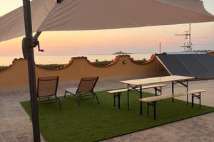 Capaci sul mare con terrazza - fino a 10 persone