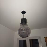 Lampadario a forma di lampadina
