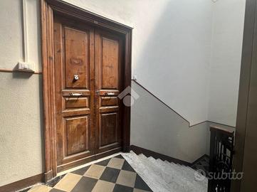 4 LOCALI A LA SPEZIA