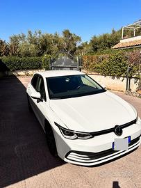 Golf 8 1.0 eTSI 81kw(110cv)