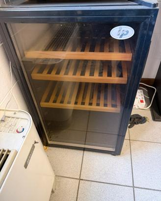 CANTINA FRIGO PER BOTTIGLIE DI VINO