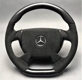 Mercedes Amg volante sportivo carbonio alcantara