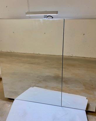 Specchiera bagno con illuminazione