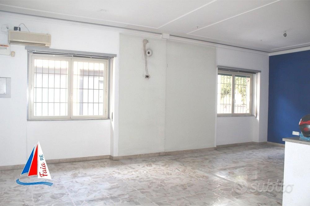 4 vani - zona piazza roma - Vista 3