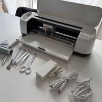 Plotter da taglio CRICUT MAKER + MATERIALE