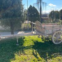 Antico carro agricolo decorato