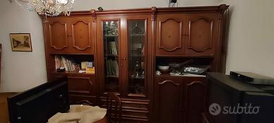 Soggiorno completo di tavolo 4 sedie e porta Tv