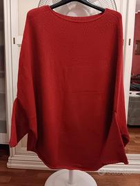 Poncho rosso con maniche