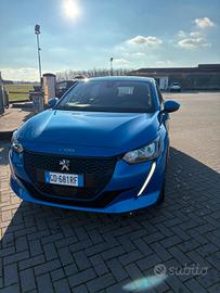Peugeot 208 motore elettrico 136 CV 5 porte Active