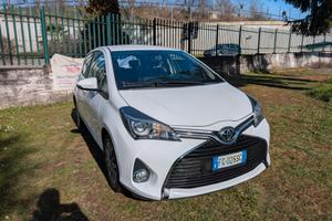 Toyota Yaris 1.3 5 porte Lounge Multidrive S AUTOM