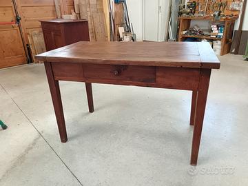 tavolo antico in legno di noce e larice 