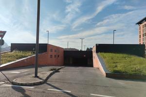 Garage ampio (uso auto + moto) o magazzino