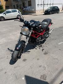 Ducati monster 695