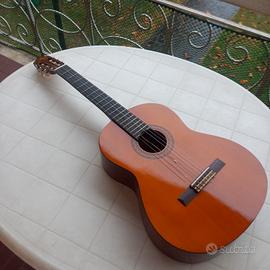 chitarra  YAMAHA C40