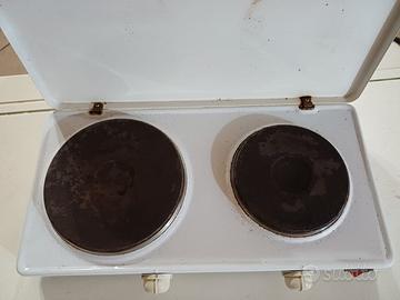 Fornetto elettrico con 2 piastre.