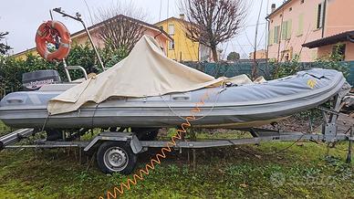 GOMMONE CON MOTORE E CARRELLO