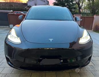 Tesla Model Y Long Range ( 4 ruote motrici)