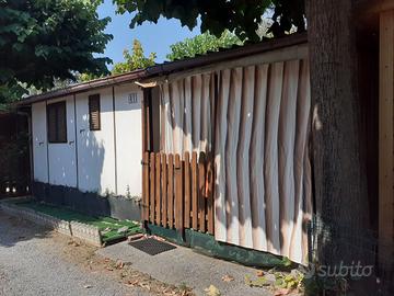 Bungalow con roulotte